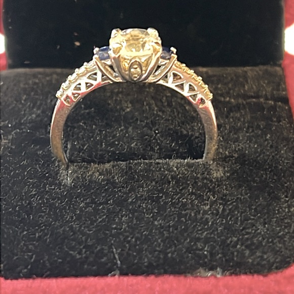 10k white gold ring with CZ and sapphires and diamonds - Picture 3 of 5